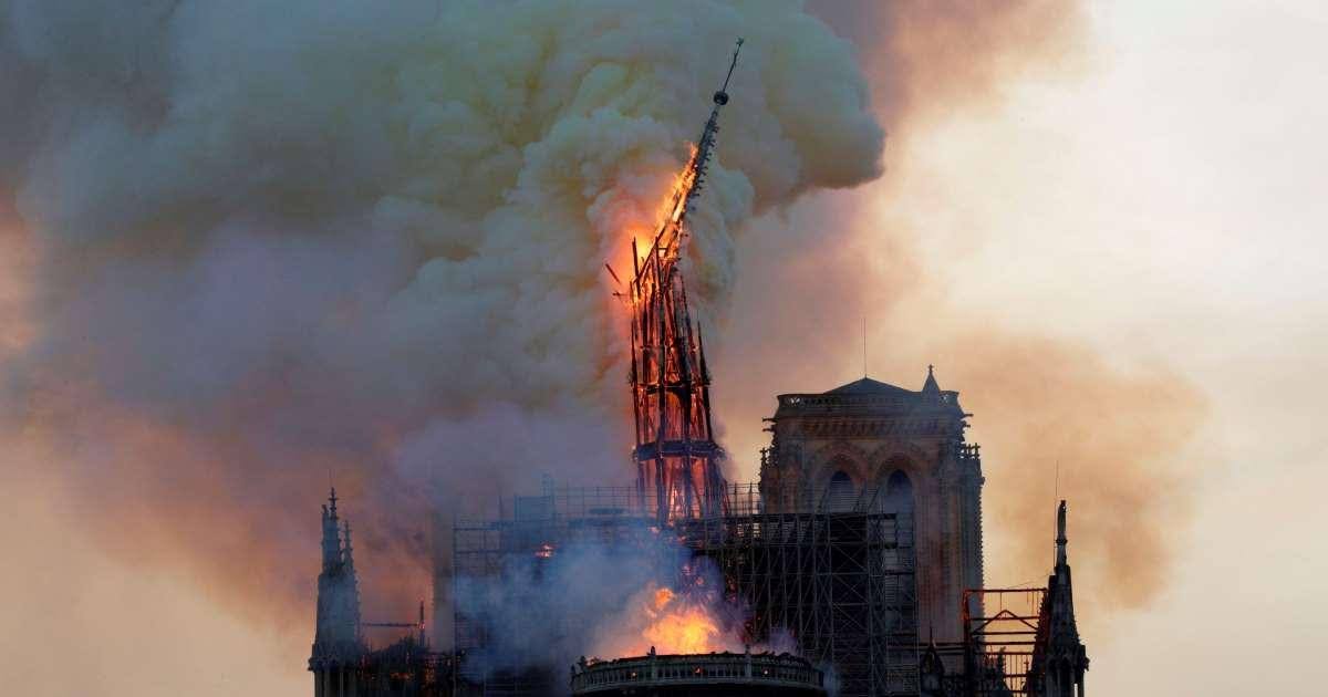 News image of Notre Dame de Paris' spire collapse in the fire.